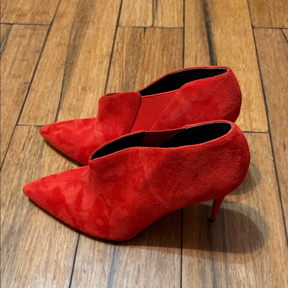 Guess Women’s Red Heel Booties Size 11 M Brand New Shoes - Picture 4 of 11